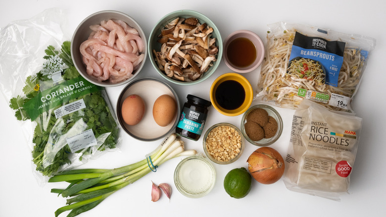 ingredients for pad Thai 