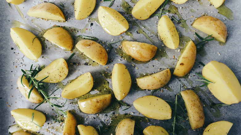 potato wedges on tray