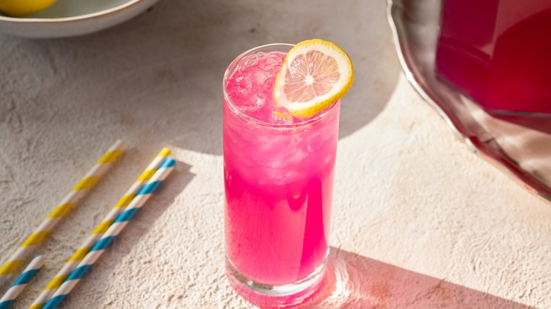Naturally!) Pink Lemonade Recipe