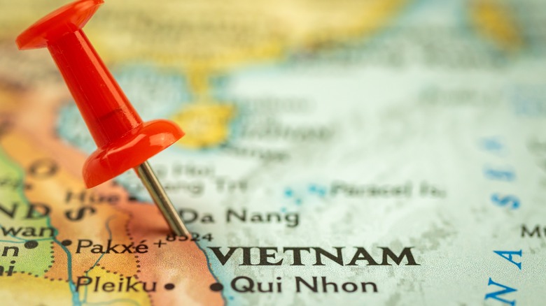 Vietnam travel map with push pin at Da Nang