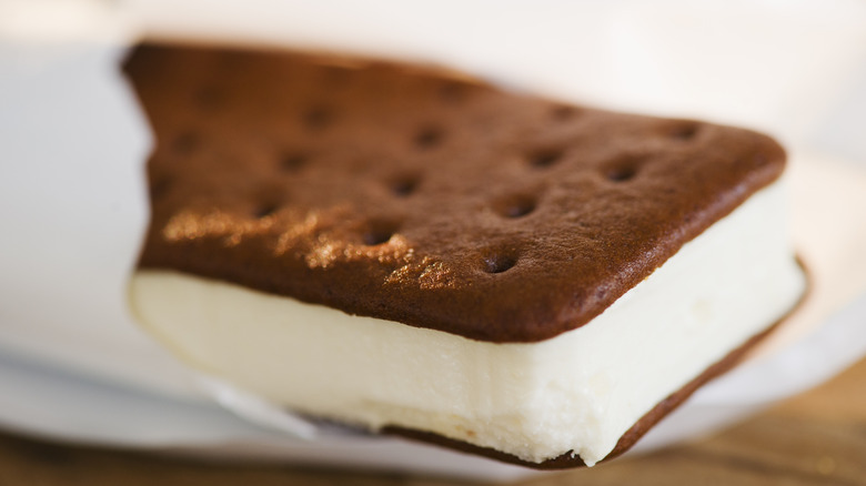 Ice cream sandwich