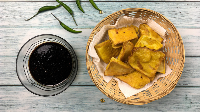 breadfruit with dip