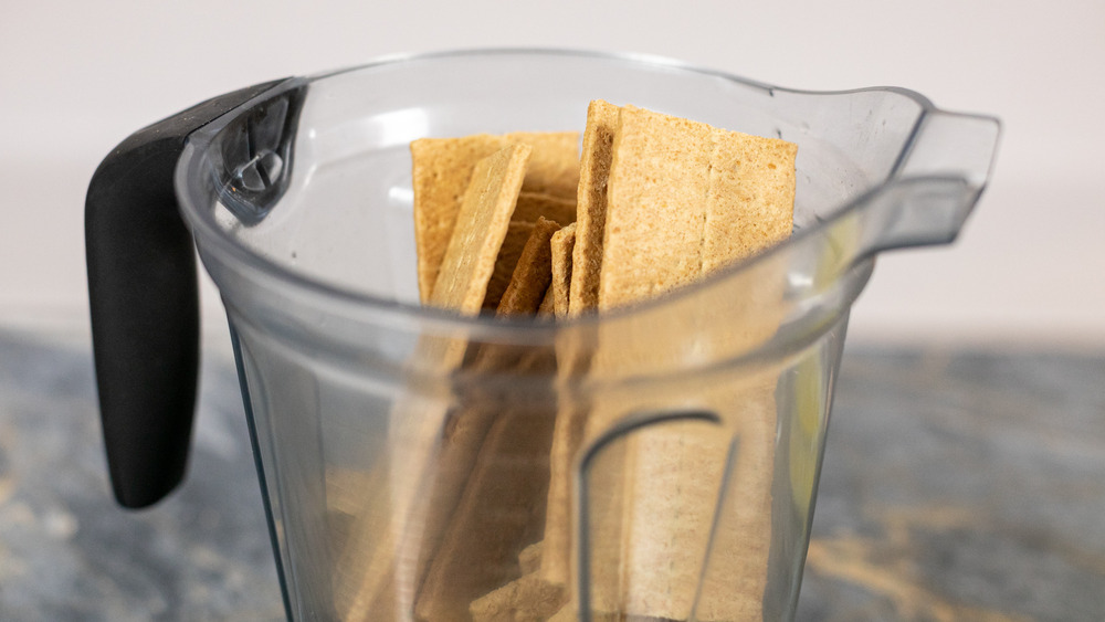 Graham crackers in a blender