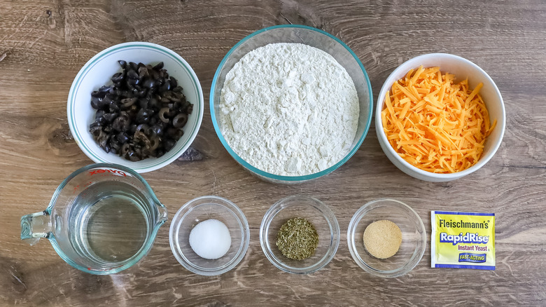 sliced no-knead olive cheese bread ingredients