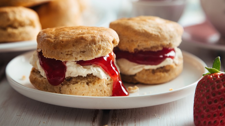 scones strawberry