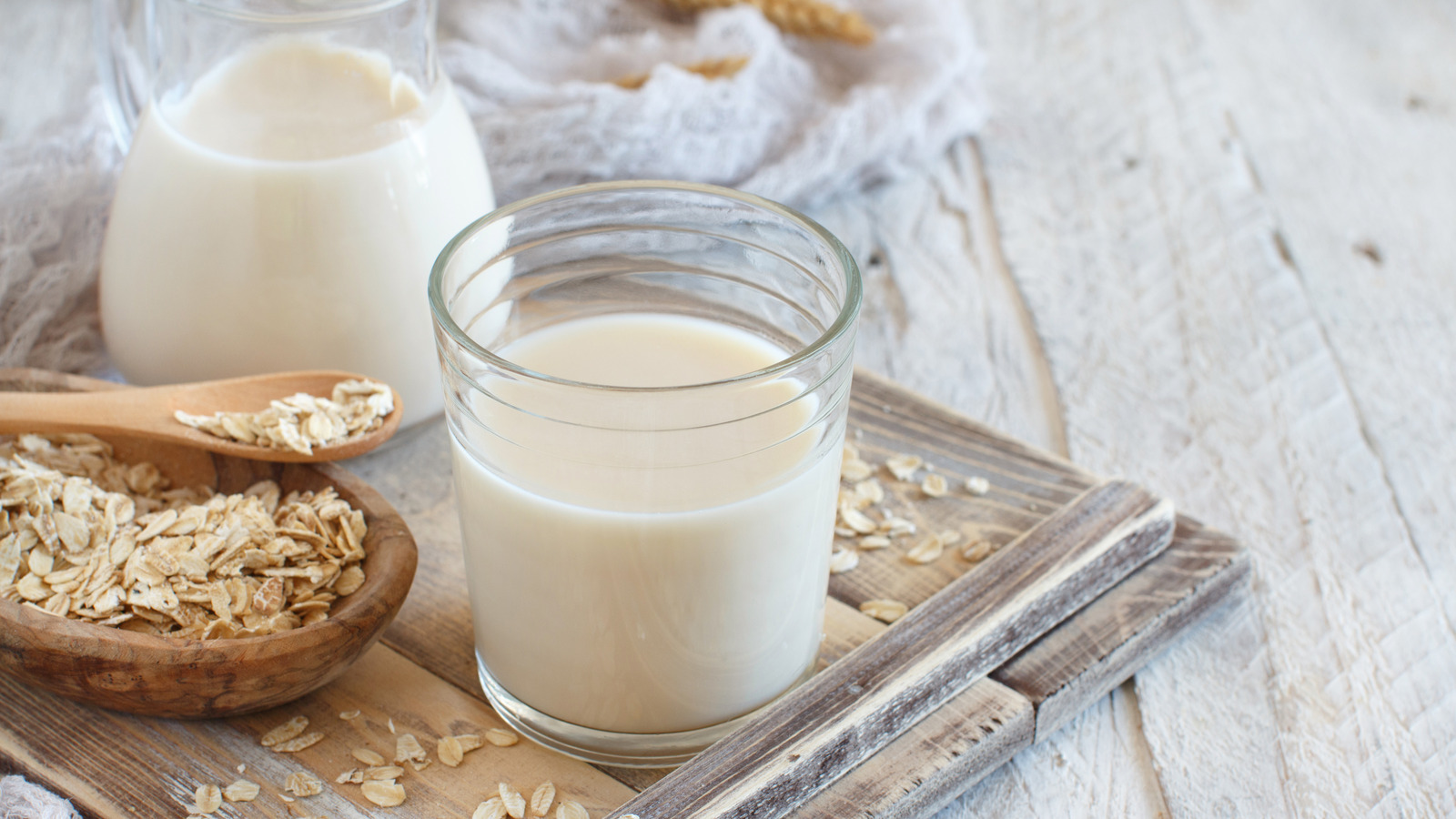 oat-milk-vs-dairy-milk-what-s-the-difference