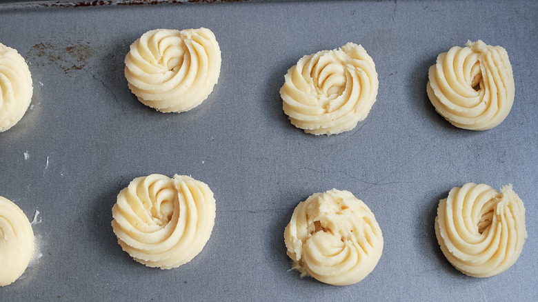 butter cookies on baking sheet 