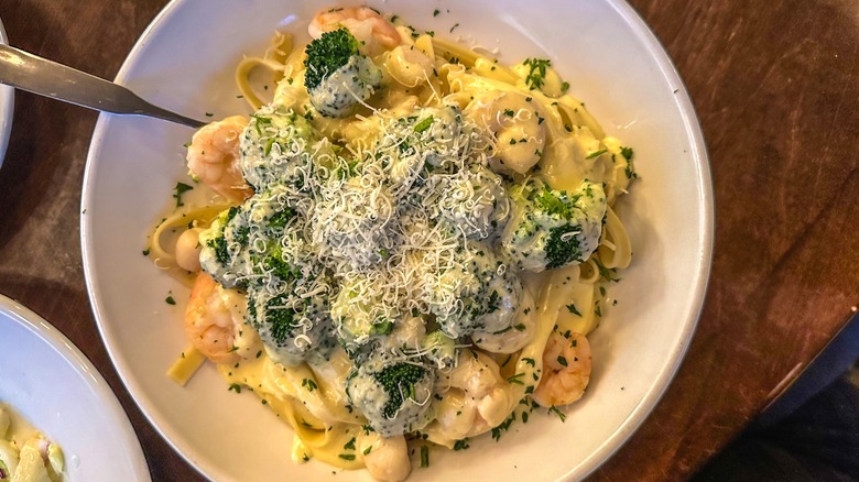 Olive Garden's chicken Alfredo pasta