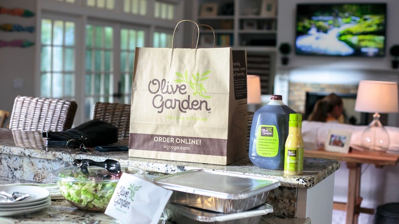 Olive Garden to go items on a kitchen counter