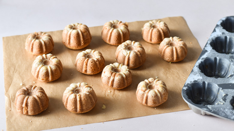 bundt cakes out of pan