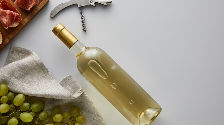 white wine bottle