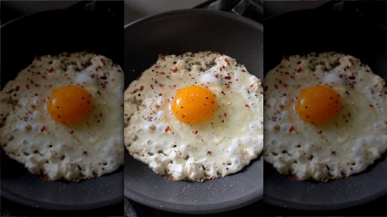 feta fried egg in pan