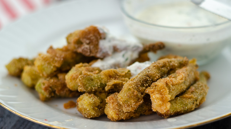 air fryer okra with sauce