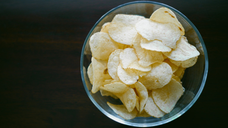 dehydrator chips in a glass bowl