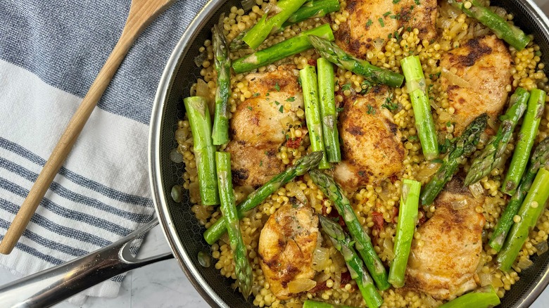 couscous with chicken and asparagus