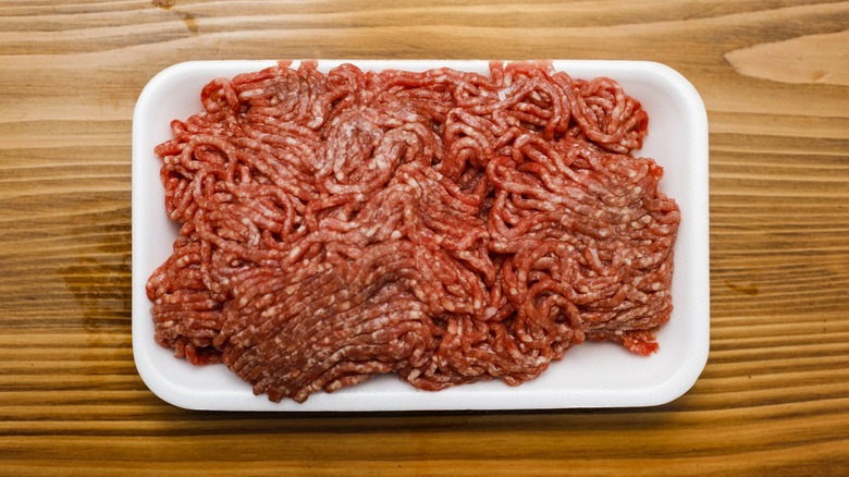 Overview of a package of ground beef