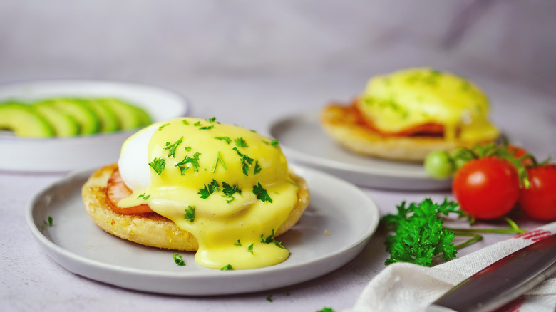 Eggs benedict