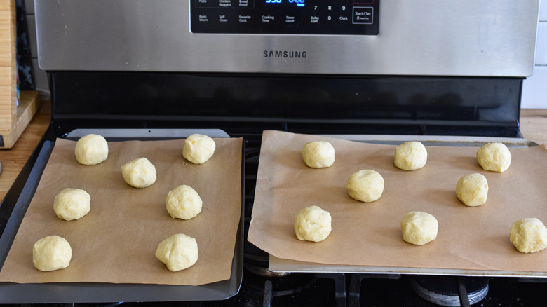 portioning cookie dough