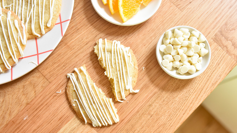 drizzled creamsicle cookies