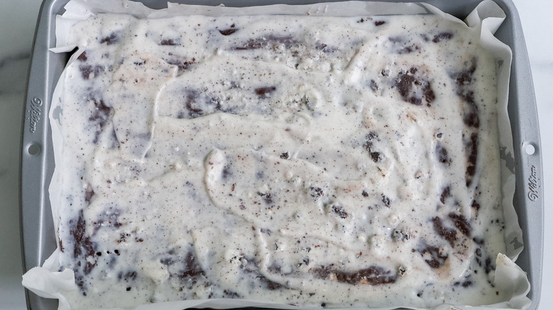 pudding mix in baking pan