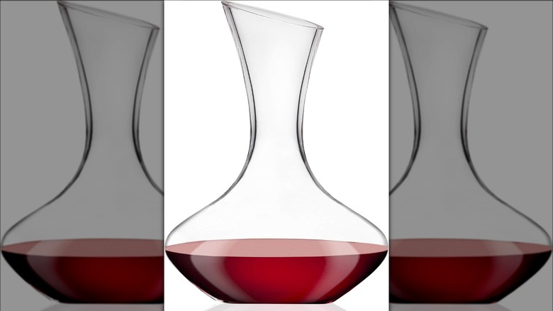 Godinger decanter carafe with red wine