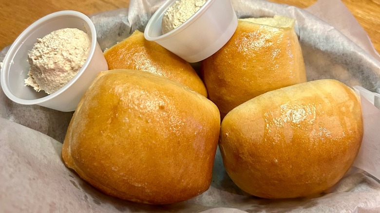 Texas Roadhouse buns with butter