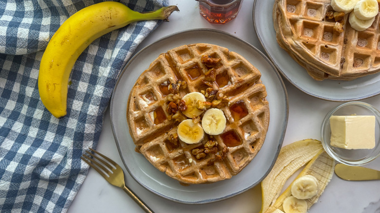 Waffles with bananas and syrup