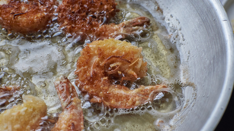 shrimp in skillet 