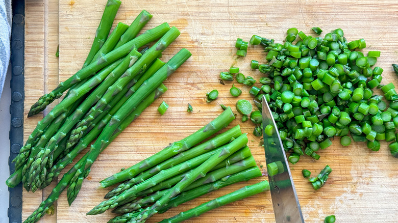 slice asparagus on board