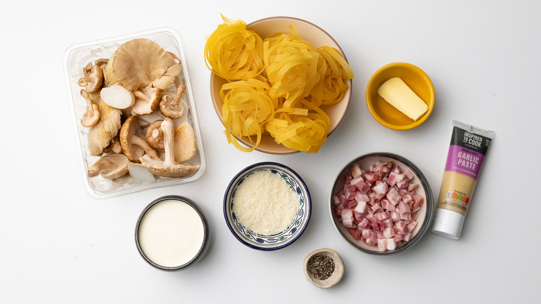 ingredients for pancetta mushroom pasta