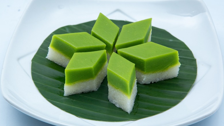 Malay kuih seri muka