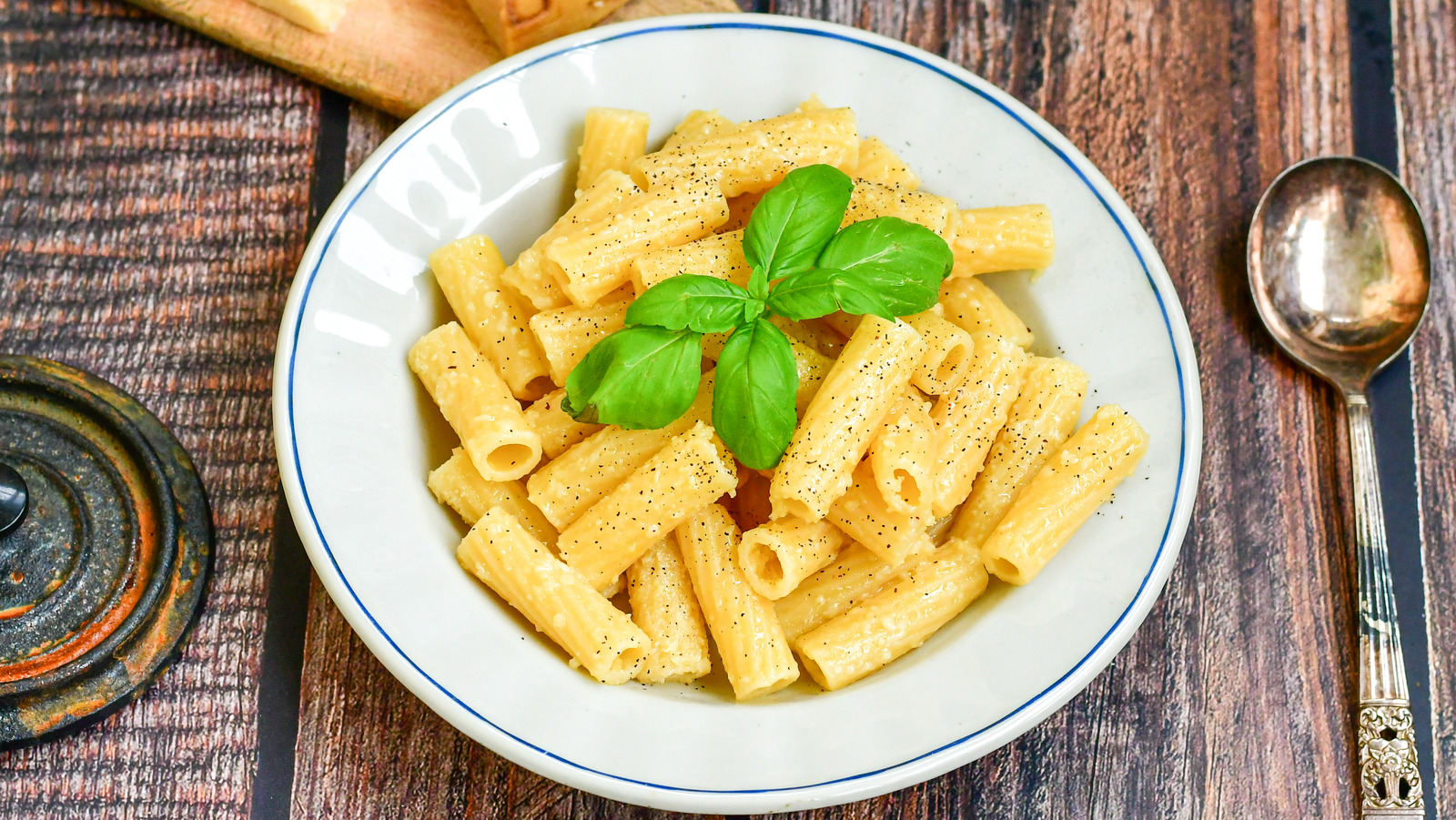 Neapolitan Pasta Cacio e Uova Recipe