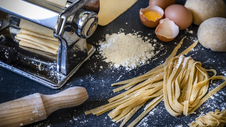 Pasta machine