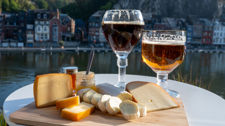 Dubbel and tripel Trappist beers with cheeses and honey