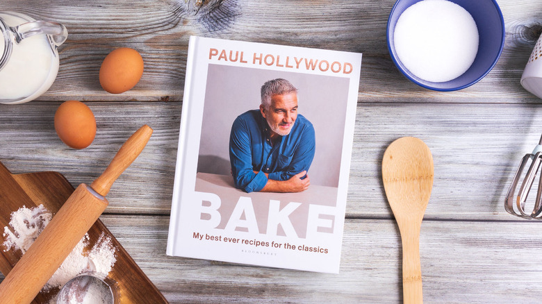 Paul Hollywood "Bake" book