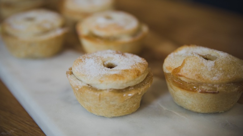 Paul Hollywood's apple pies