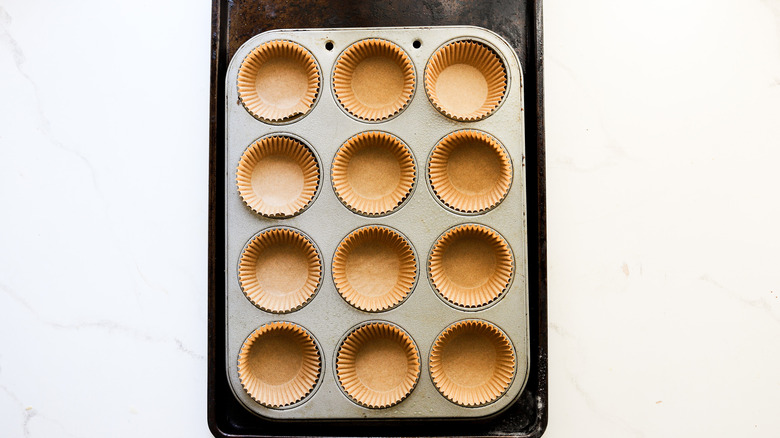 Muffin pan with brown liners