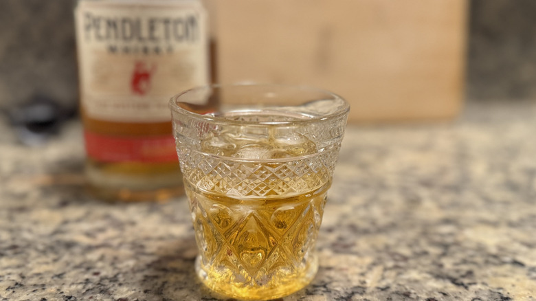 On the rocks Pendleton Whisky cocktail by bottle