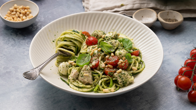 pesto chicken zucchini noodle salad