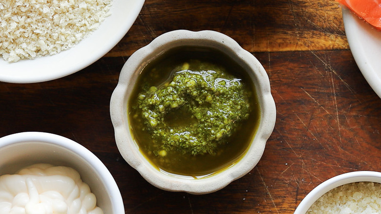 Bowl of green pesto sauce