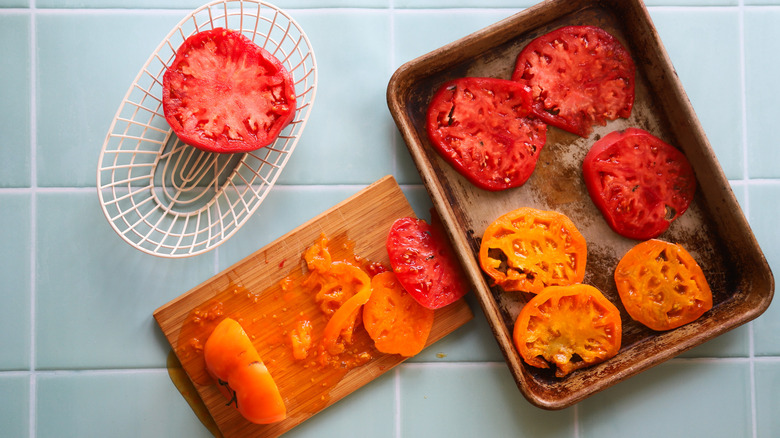 Sliced tomatoes on tray