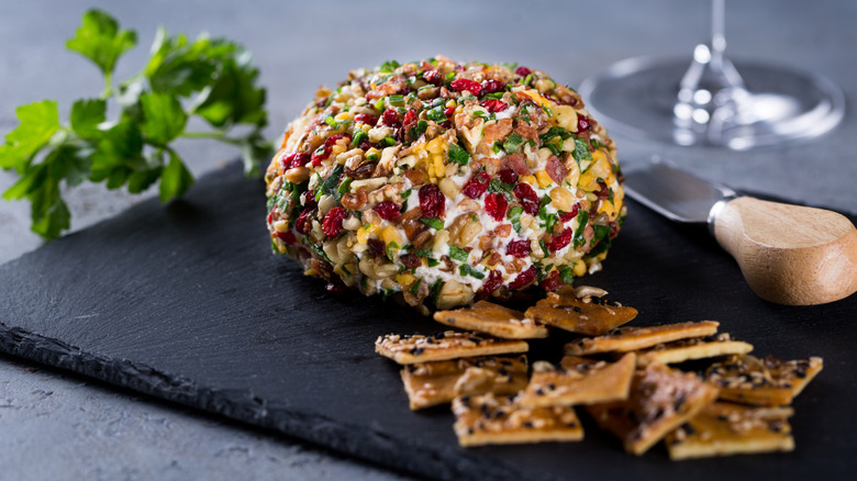 holiday cheese ball with crackers