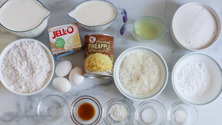 pineapple coconut poke cake ingredients