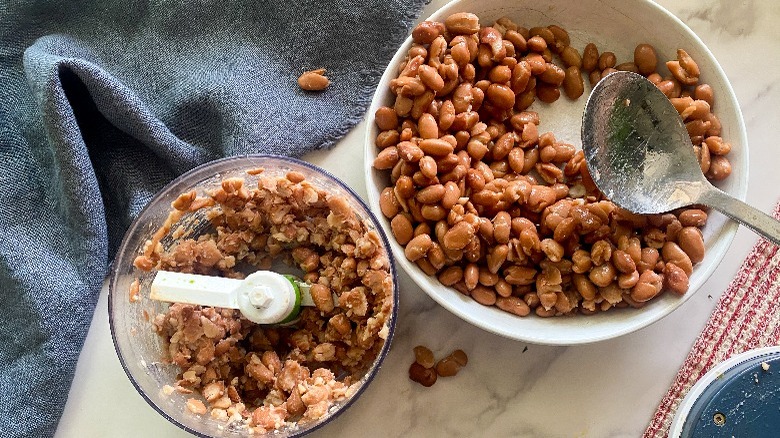 pinto beans in bowls