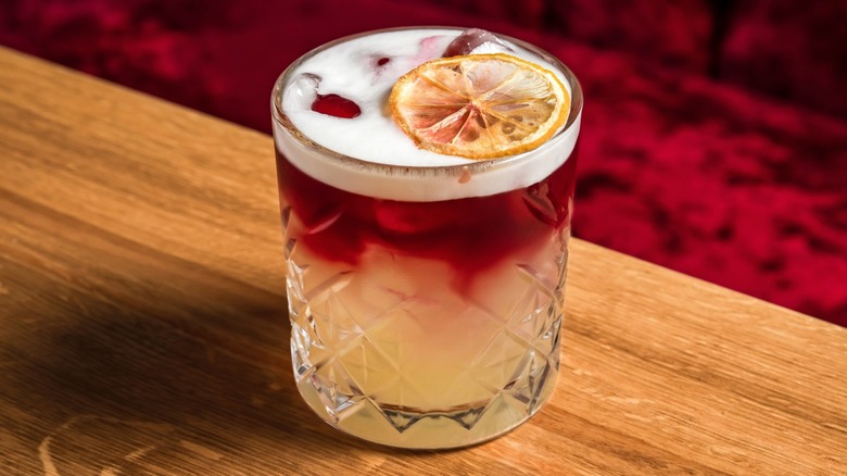 A garnished New York Stone Sour