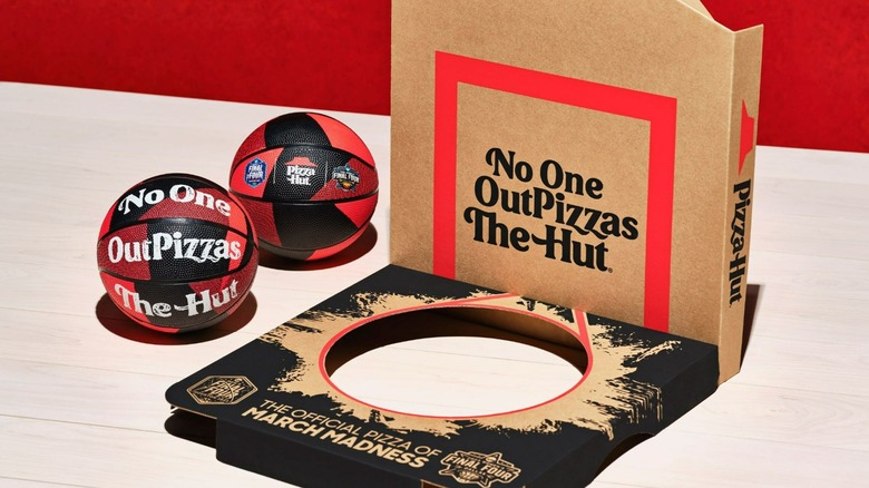 Pizza Hut pizza, mini-basketballs