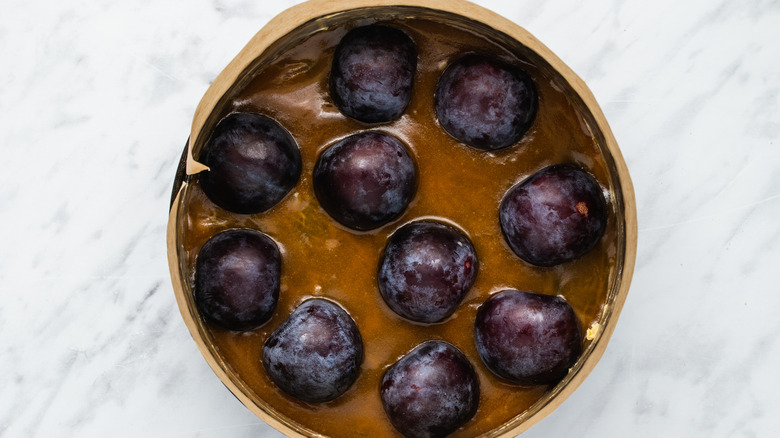 plums in a pan 