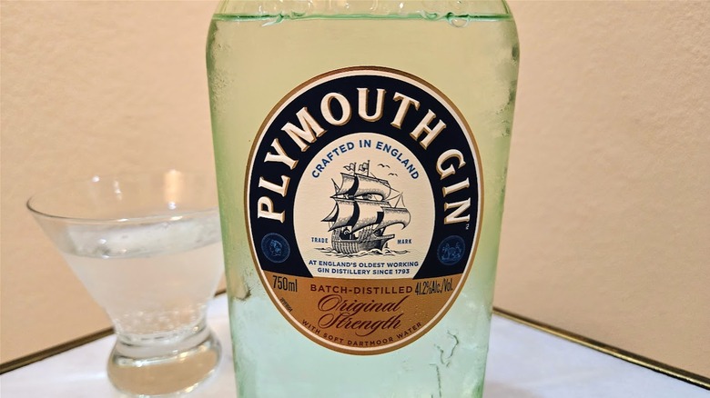 Plymouth Gin close-up on Mayflower 