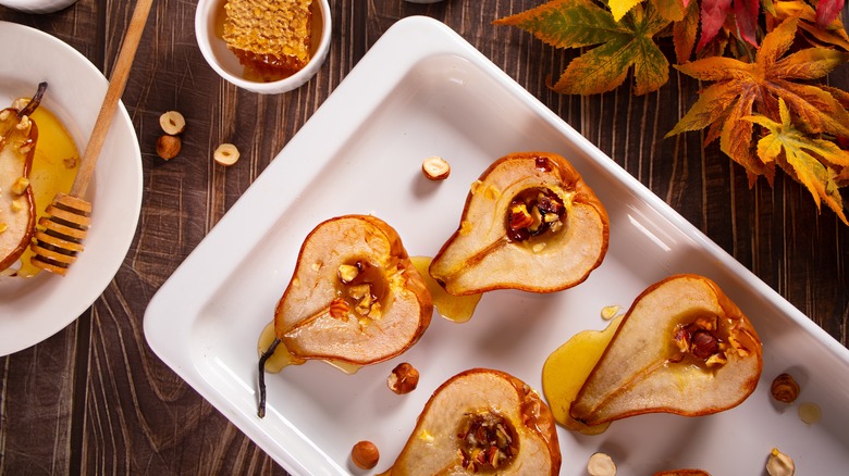 baked pears with nuts