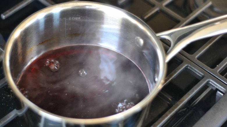 pomegranate juice in pan